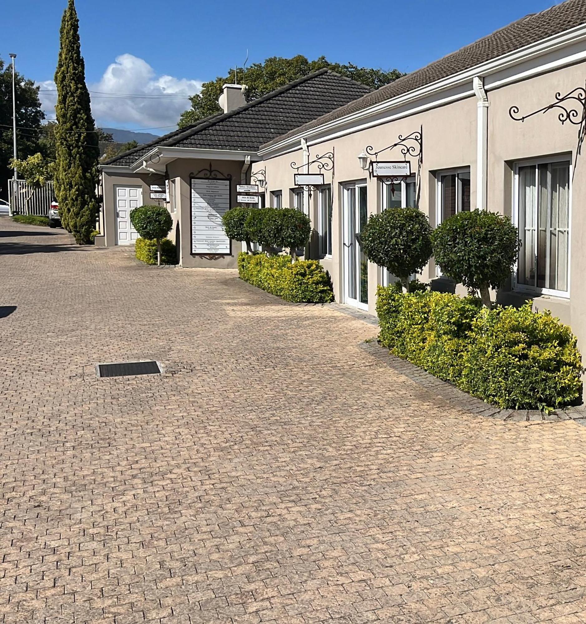 Somerset West Garden Apartments 2 Exterior photo